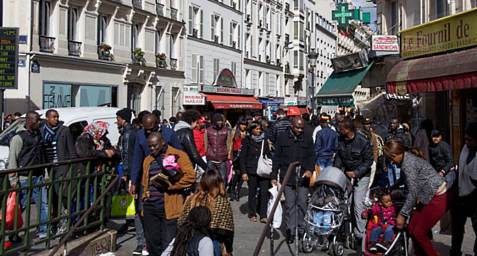 africanisation-à-Paris-métro-château-rouge